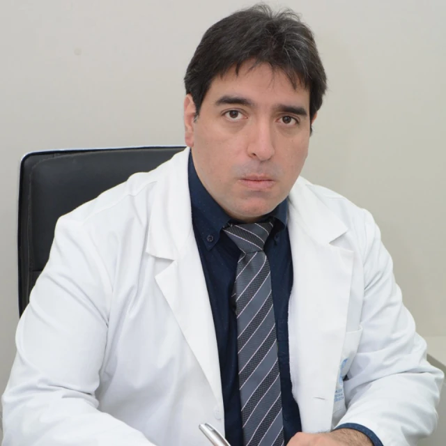 Dr. Ricardo León Suarez