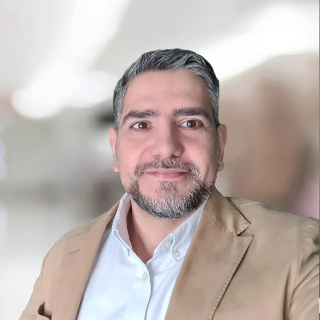 Dr. Nelson García Riart